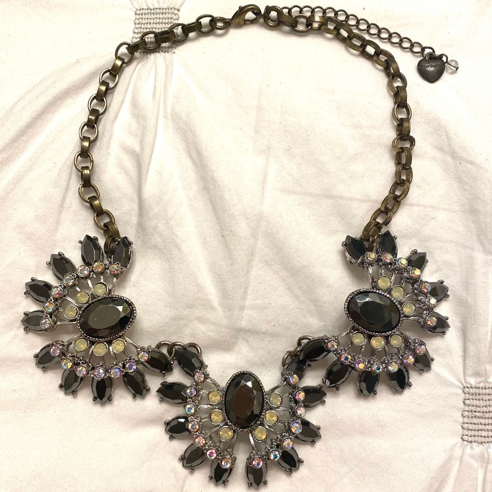 BETSEY JOHNSON - Whiteout Black Gems With Crystals Necklace